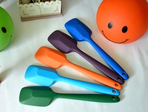 硅胶手环对身体有害吗？