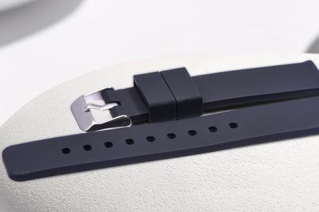 硅胶配饰一般是要喷油的